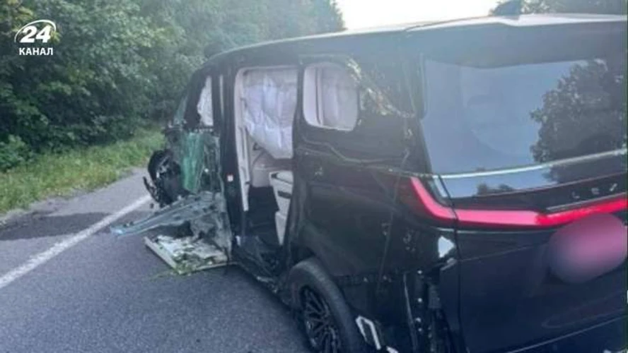 Поліція Вінниччини відкрила справу за фактом ДТП, де водій Lexus утік на Brabus