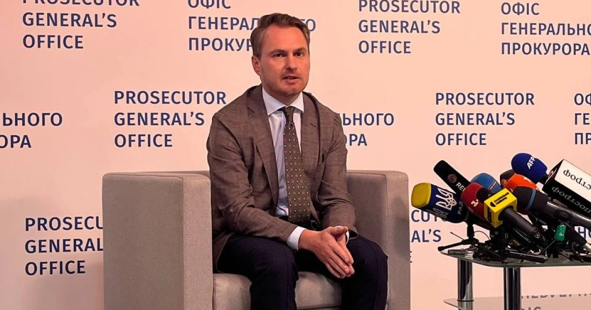 Шість посадових осіб у процесі розгляду подання щодо Кравченка у Раді