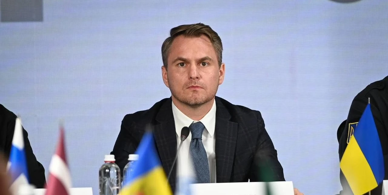 Виїзд Кравченка за кордон: нові обставини у справі антикорупційних органів